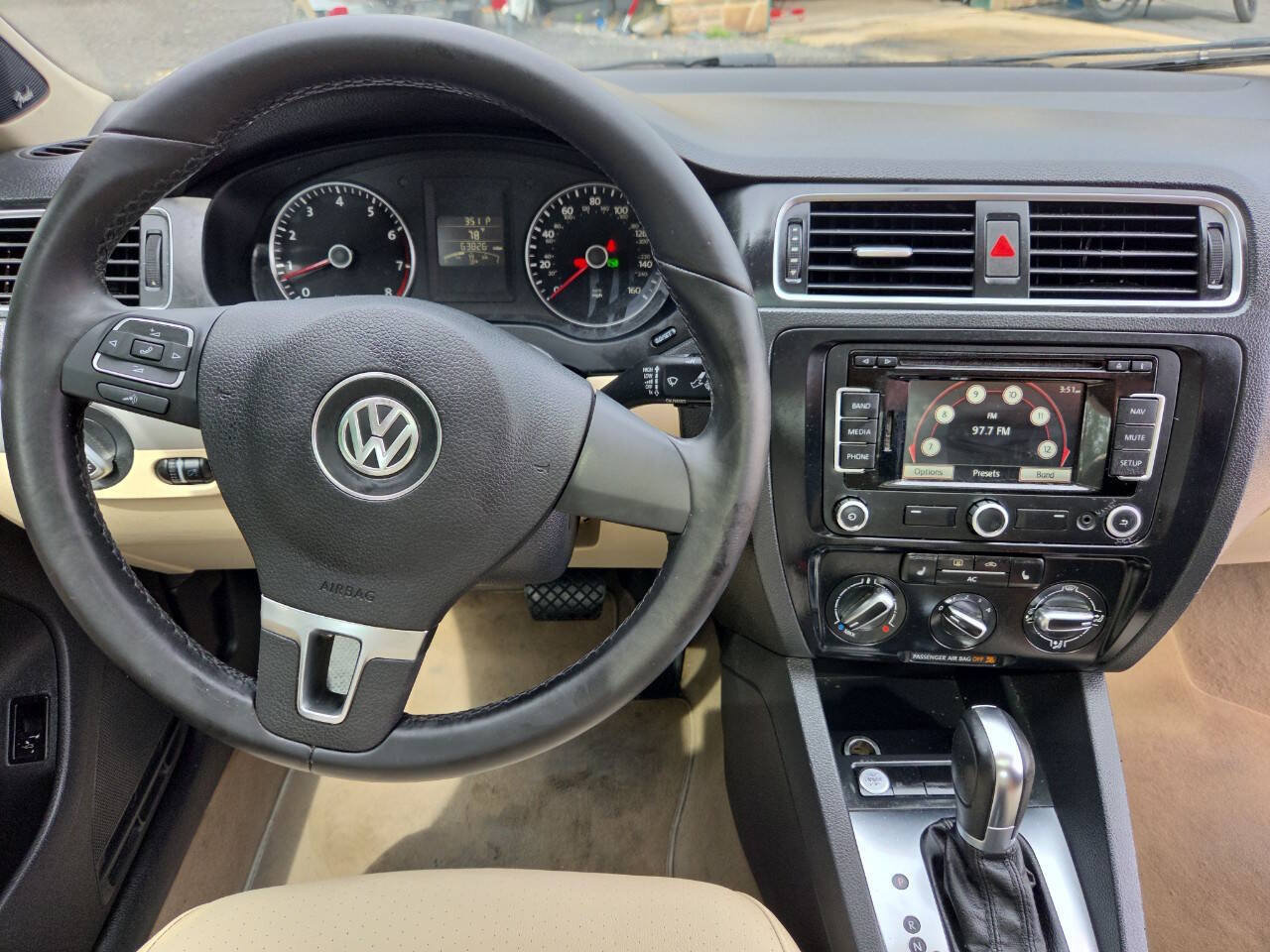 Used 2012 Volkswagen Jetta SEL FWD image 29