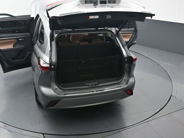 Certified 2025 Toyota Highlander XLE image 59