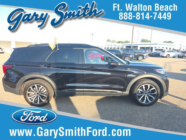 Certified 2025 Ford Explorer ST-Line RWD image 1