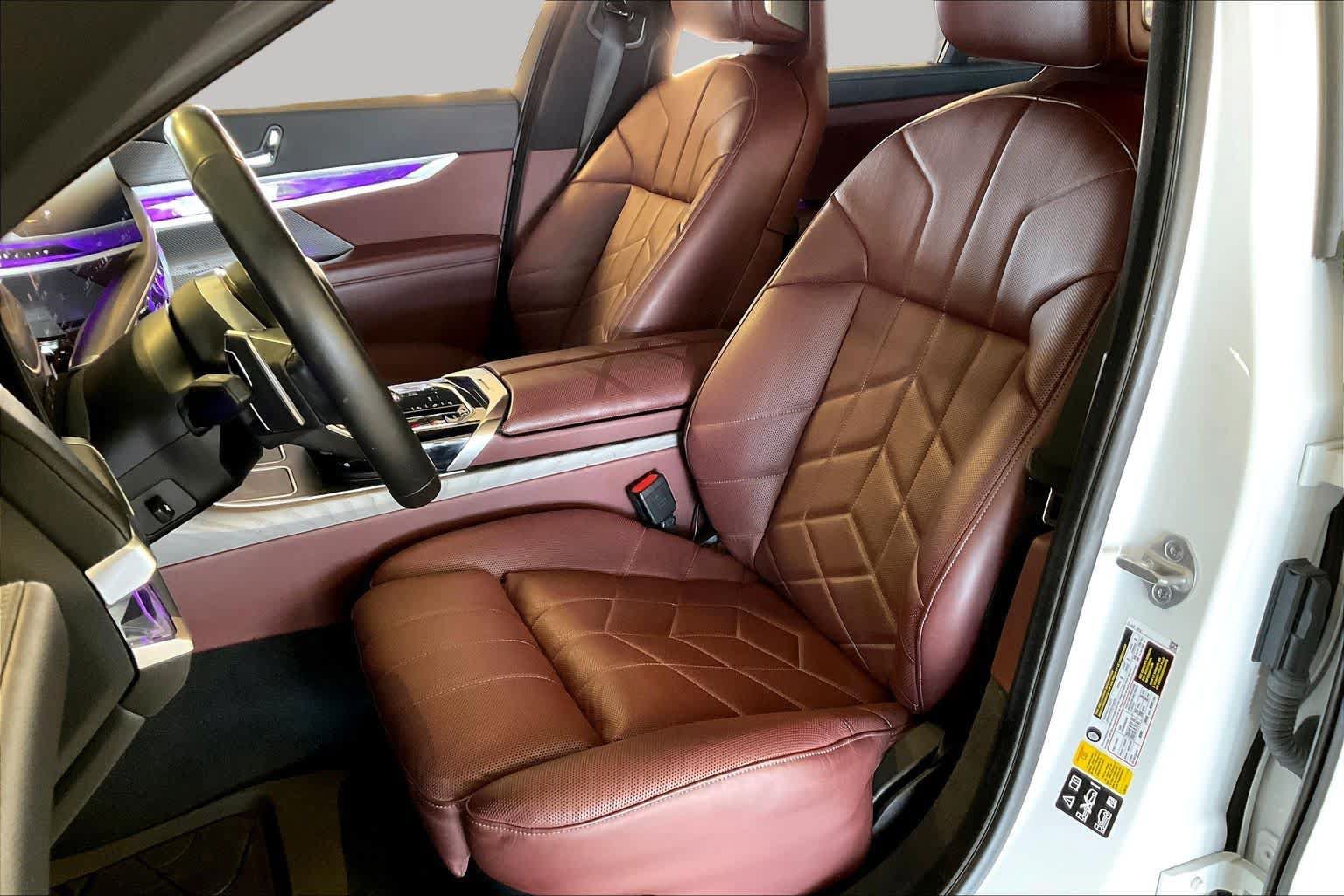 Used 2023 BMW 760i xDrive AWD/4WD image 7