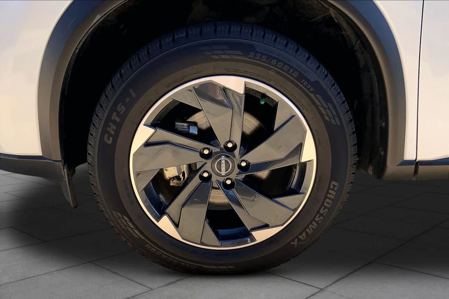 Used 2024 Nissan Rogue SV AWD/4WD image 10