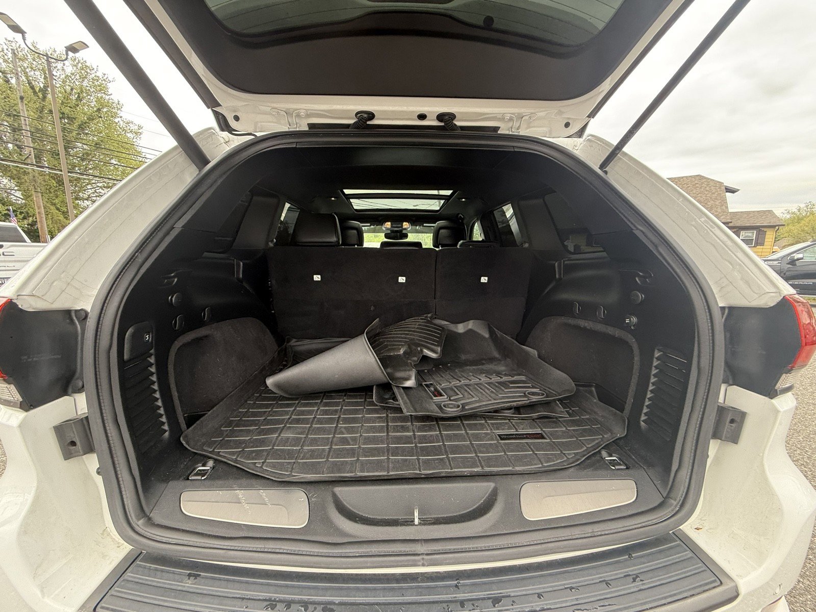 Used 2019 Jeep Grand Cherokee Limited X image 30