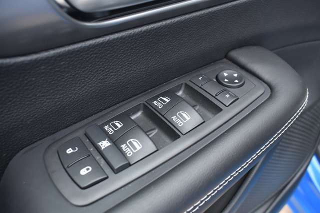 New 2026 Chrysler Pacifica Select image 12