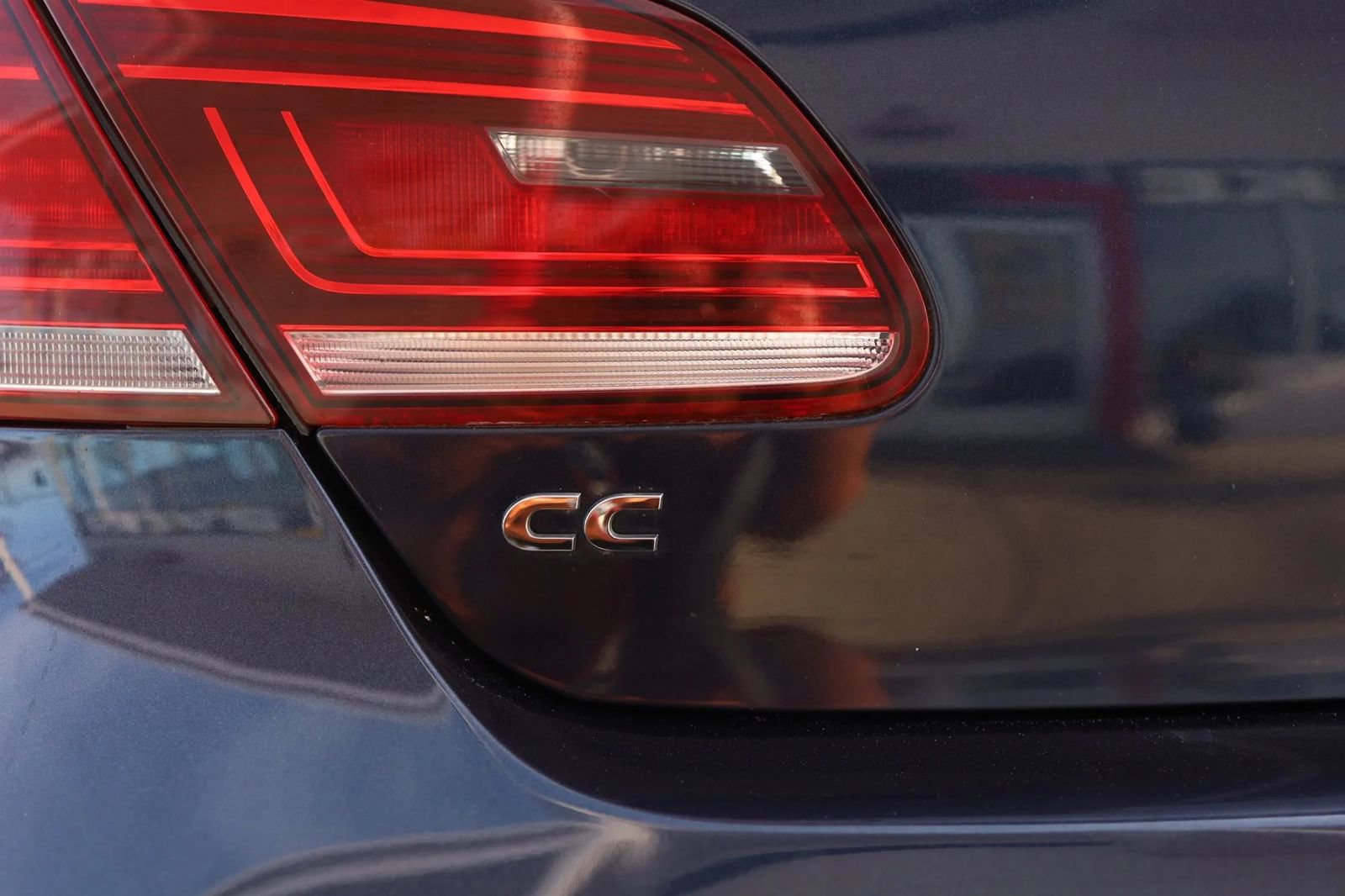 Used 2013 Volkswagen CC R-Line FWD image 9