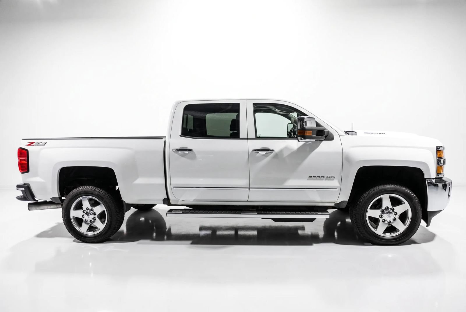 Used 2019 Chevrolet Silverado 2500 LTZ w/ Duramax Plus Package AWD/4WD image 4
