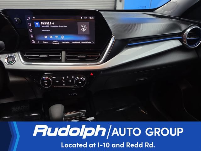 Used 2025 Chevrolet Trax LT FWD image 18