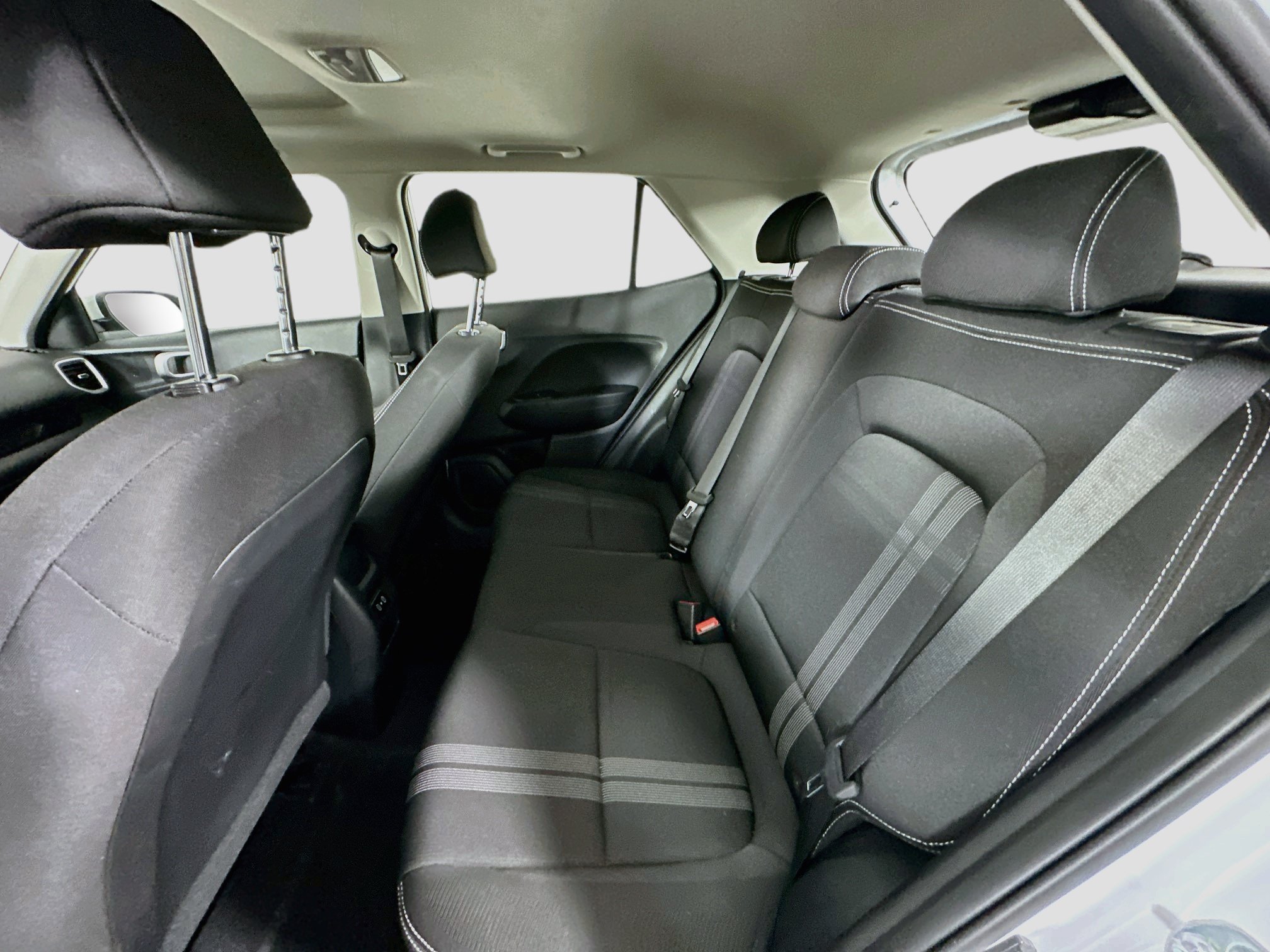Used 2025 Hyundai Venue SEL FWD image 27