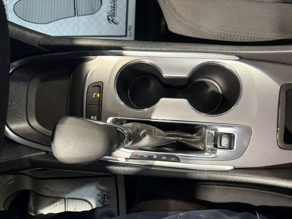 Used 2025 Chevrolet Malibu LT FWD image 18