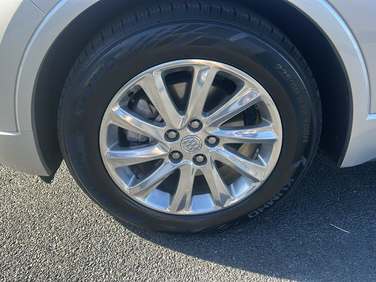 Used 2019 Buick Envision Essence FWD image 9