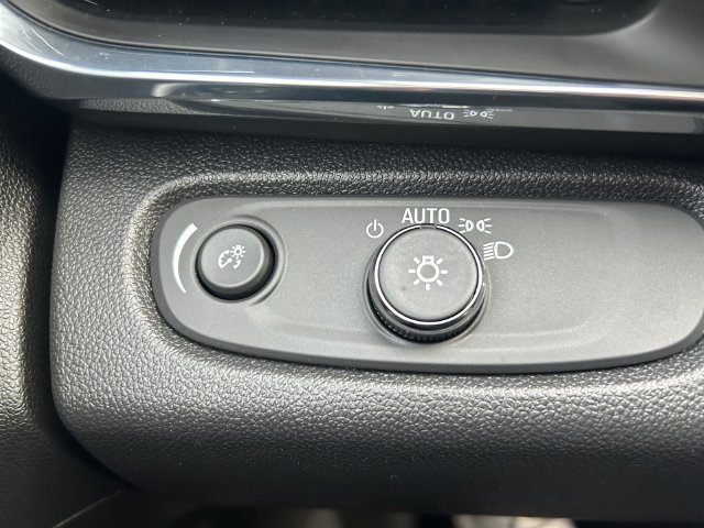 Used 2025 Buick Envista Preferred w/ Convenience I Package FWD image 31