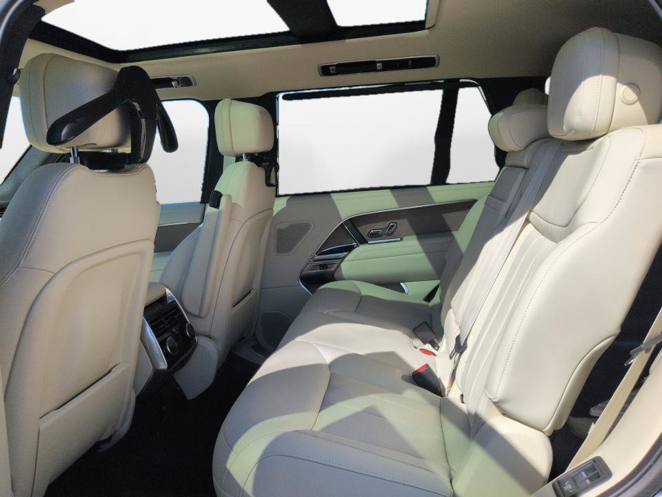 New 2026 Land Rover Range Rover Long Wheelbase SE AWD/4WD image 13