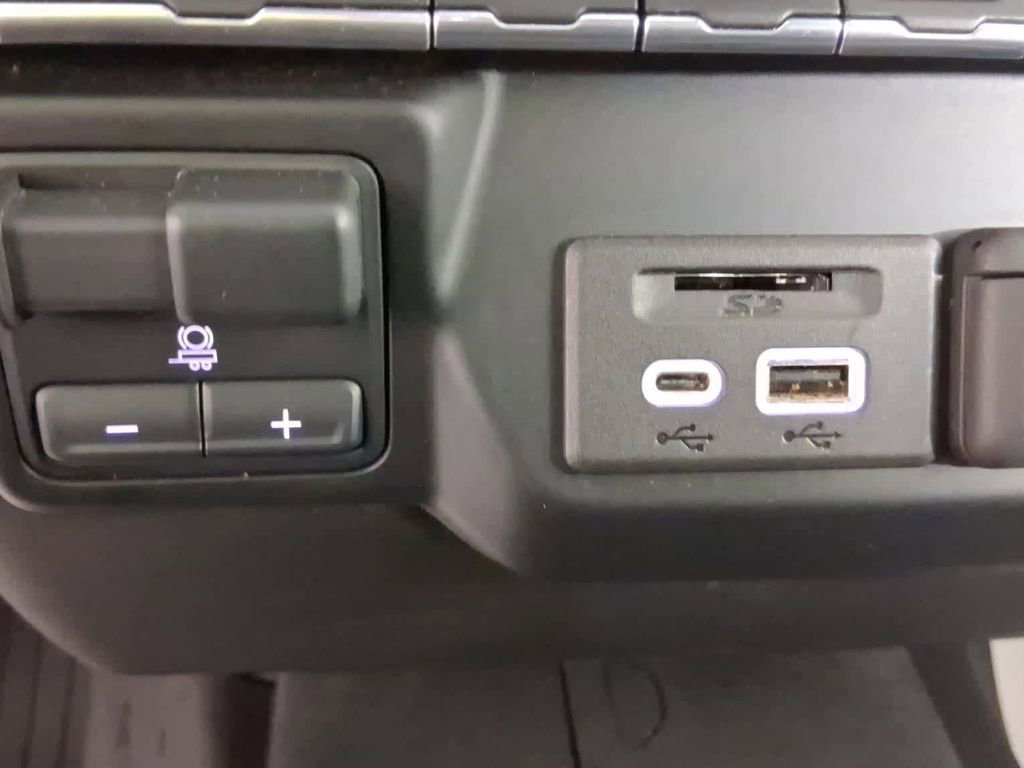 Used 2023 Chevrolet Silverado 2500 LTZ image 44