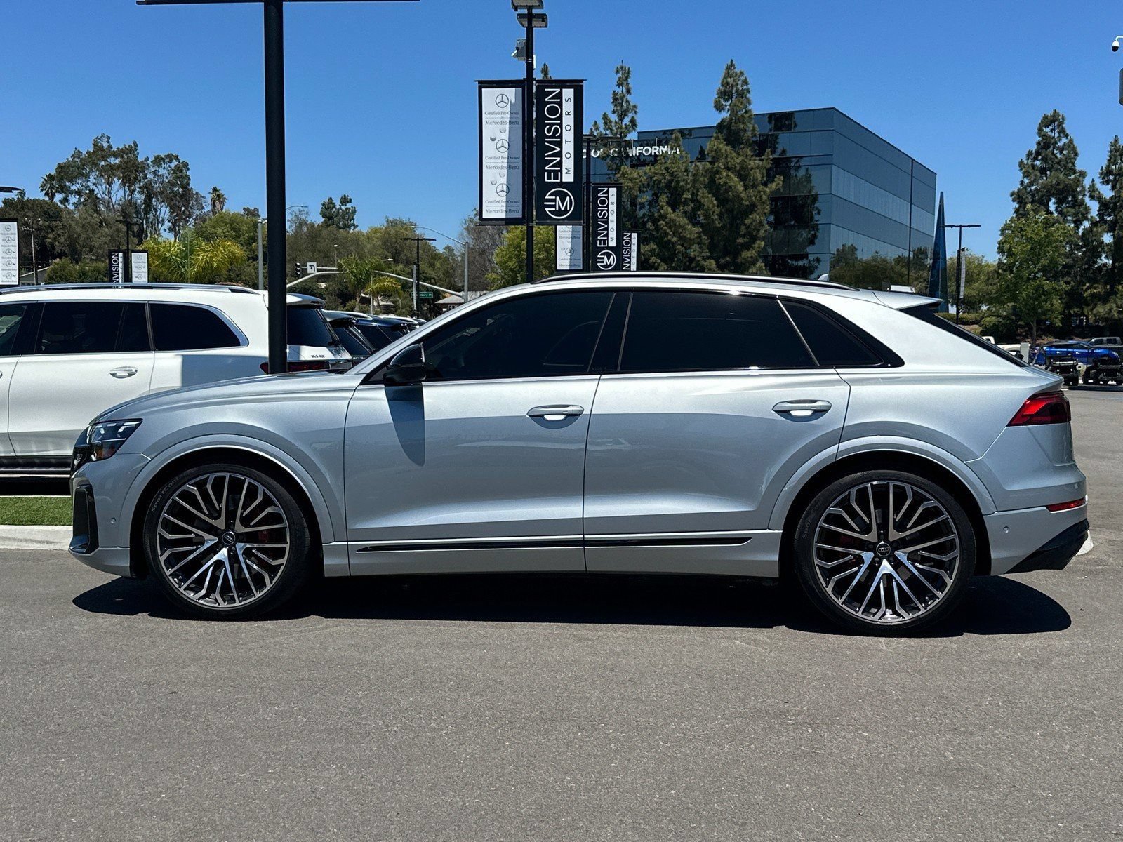Used 2024 Audi SQ8 Prestige AWD/4WD image 6