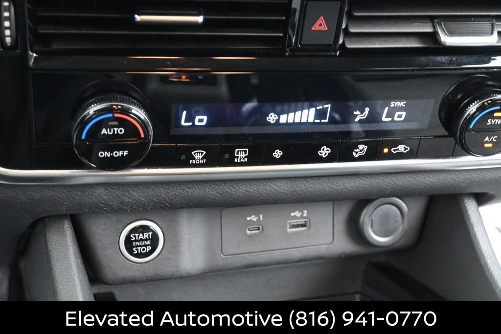 Used 2021 Nissan Rogue SV AWD/4WD image 11