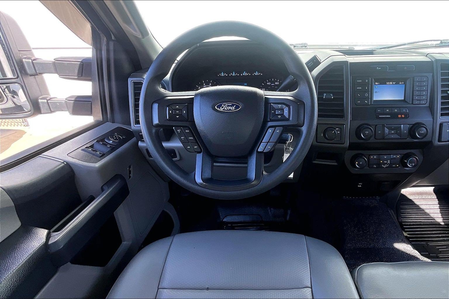 Used 2022 Ford F350 XL w/ Power Equipment Group RWD image 6