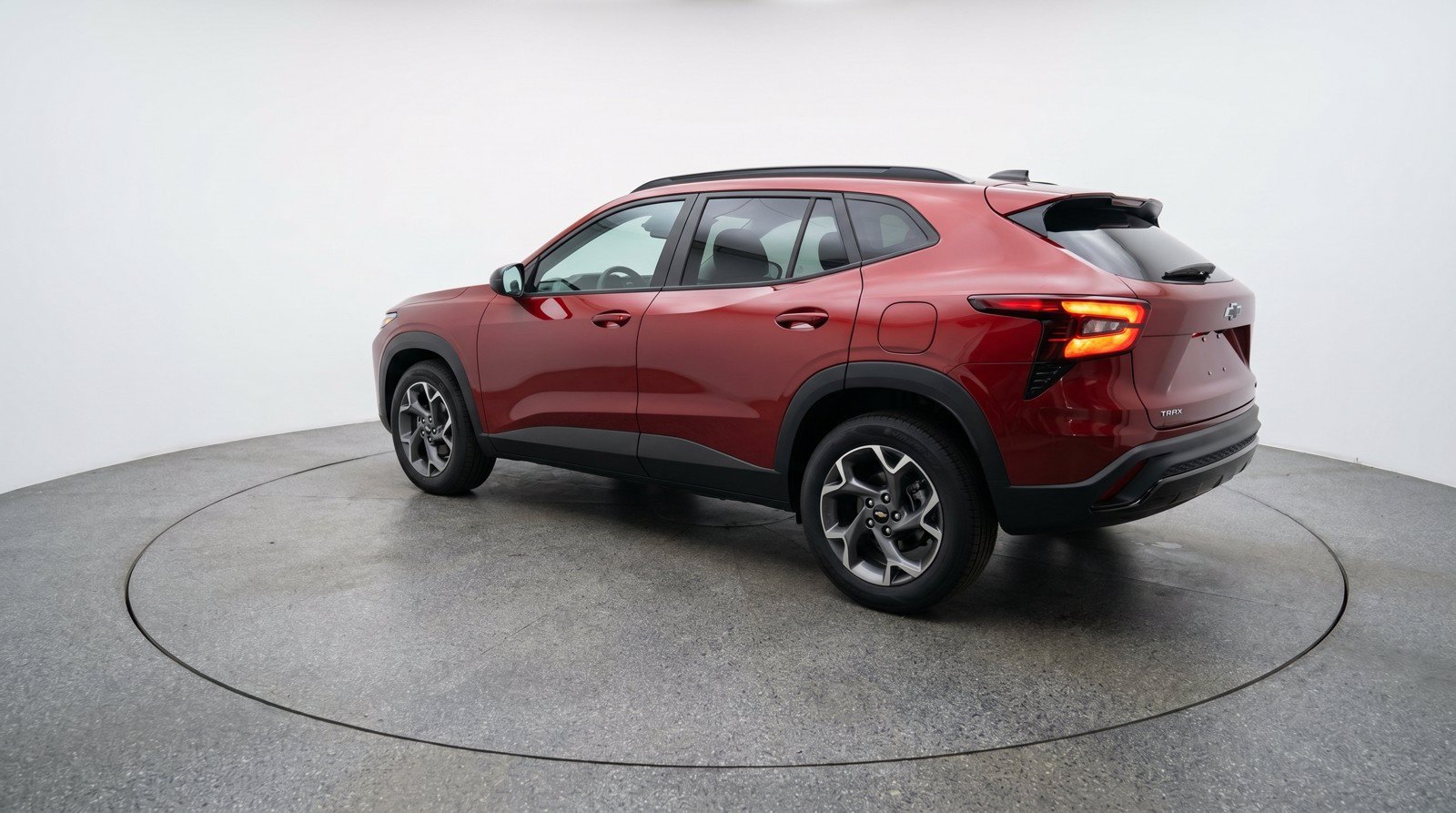 Used 2025 Chevrolet Trax LT FWD image 6