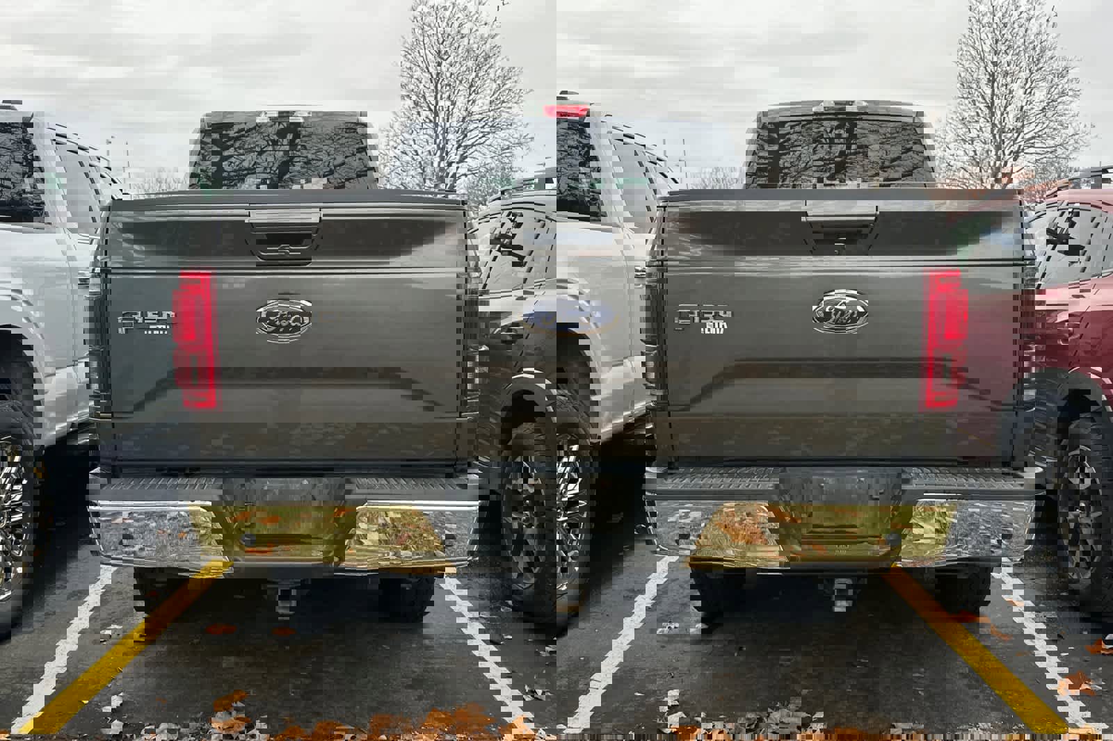 Used 2017 Ford F150 Lariat w/ Equipment Group 501A Mid image 4