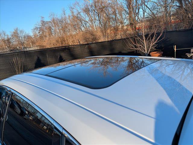 Used 2023 Lincoln Nautilus Reserve image 24
