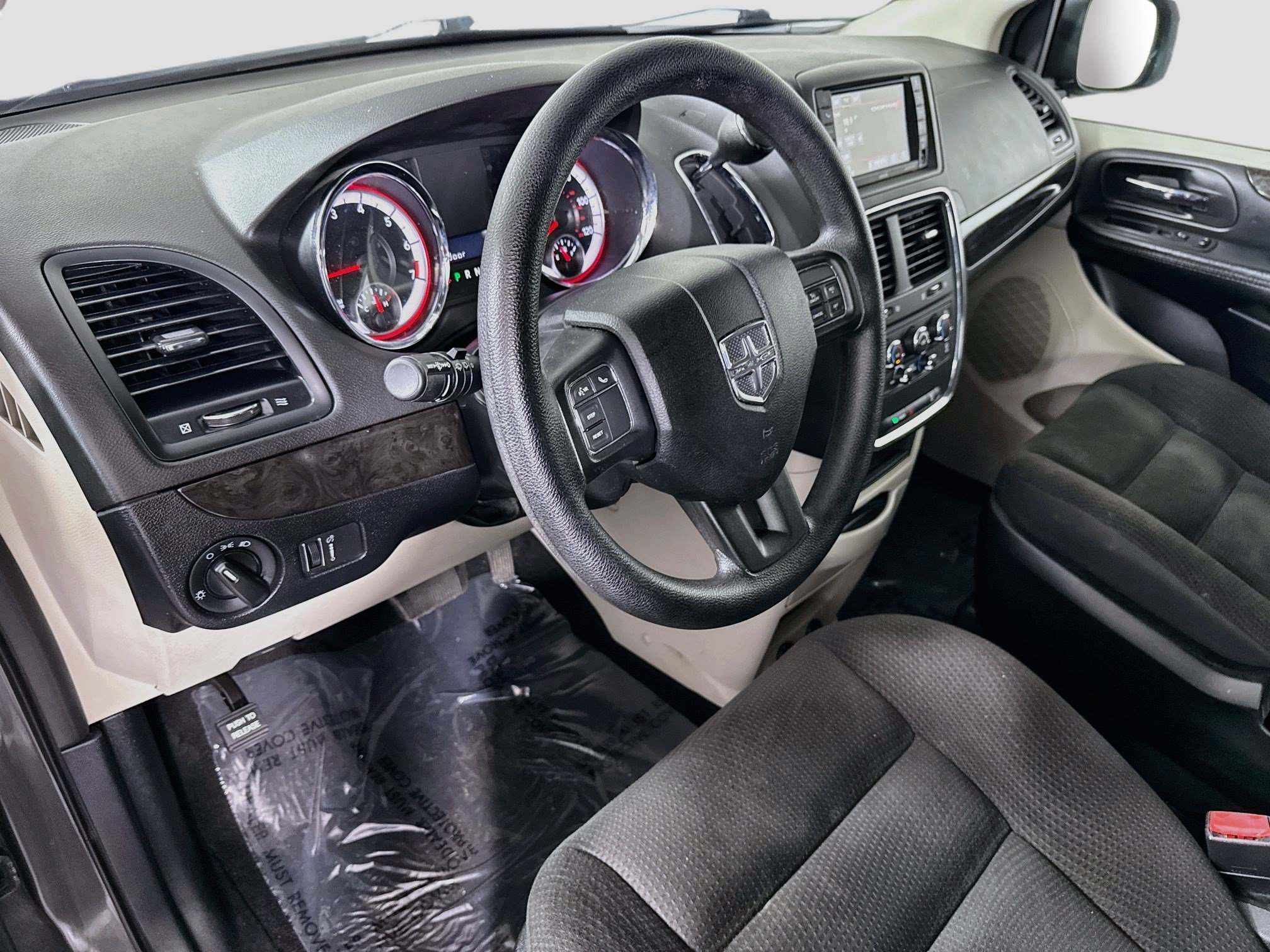 Used 2018 Dodge Grand Caravan SE w/ UConnect Hands-Free Group FWD image 22
