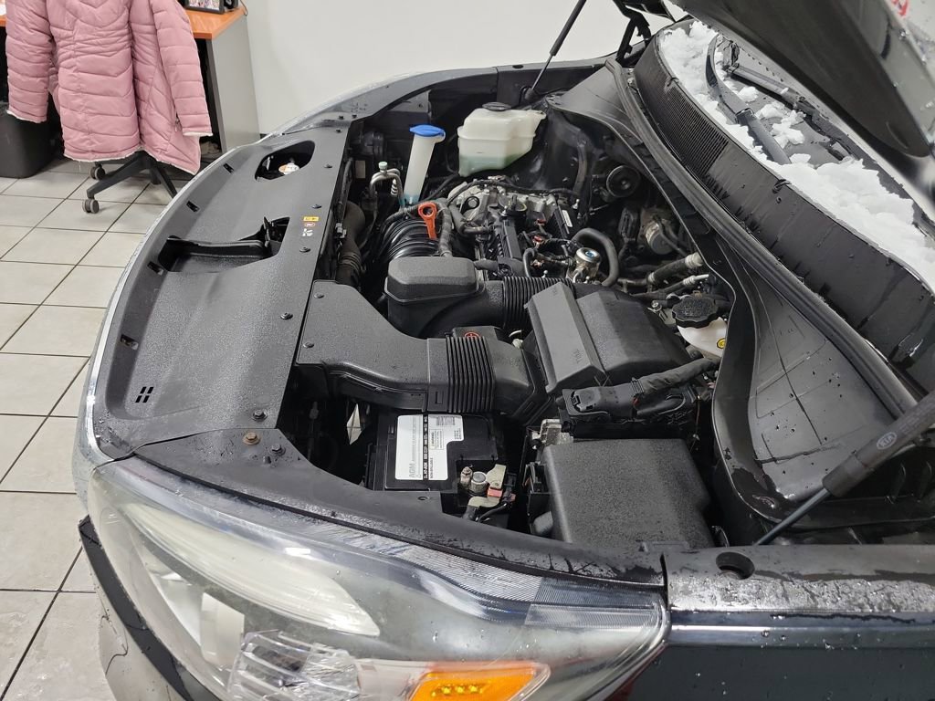 Used 2016 Kia Sorento LX image 38