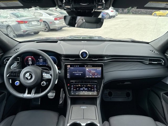 New 2025 Maserati Grecale Trofeo image 11