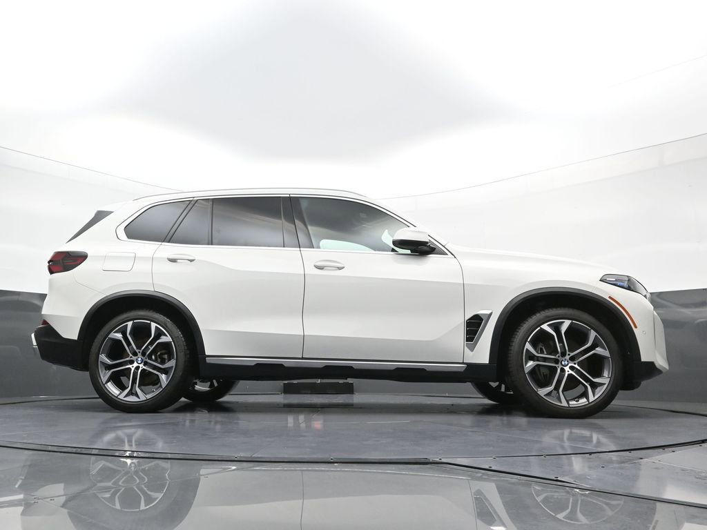 New 2026 BMW X5 xDrive40i w/ Climate Comfort Package image 28