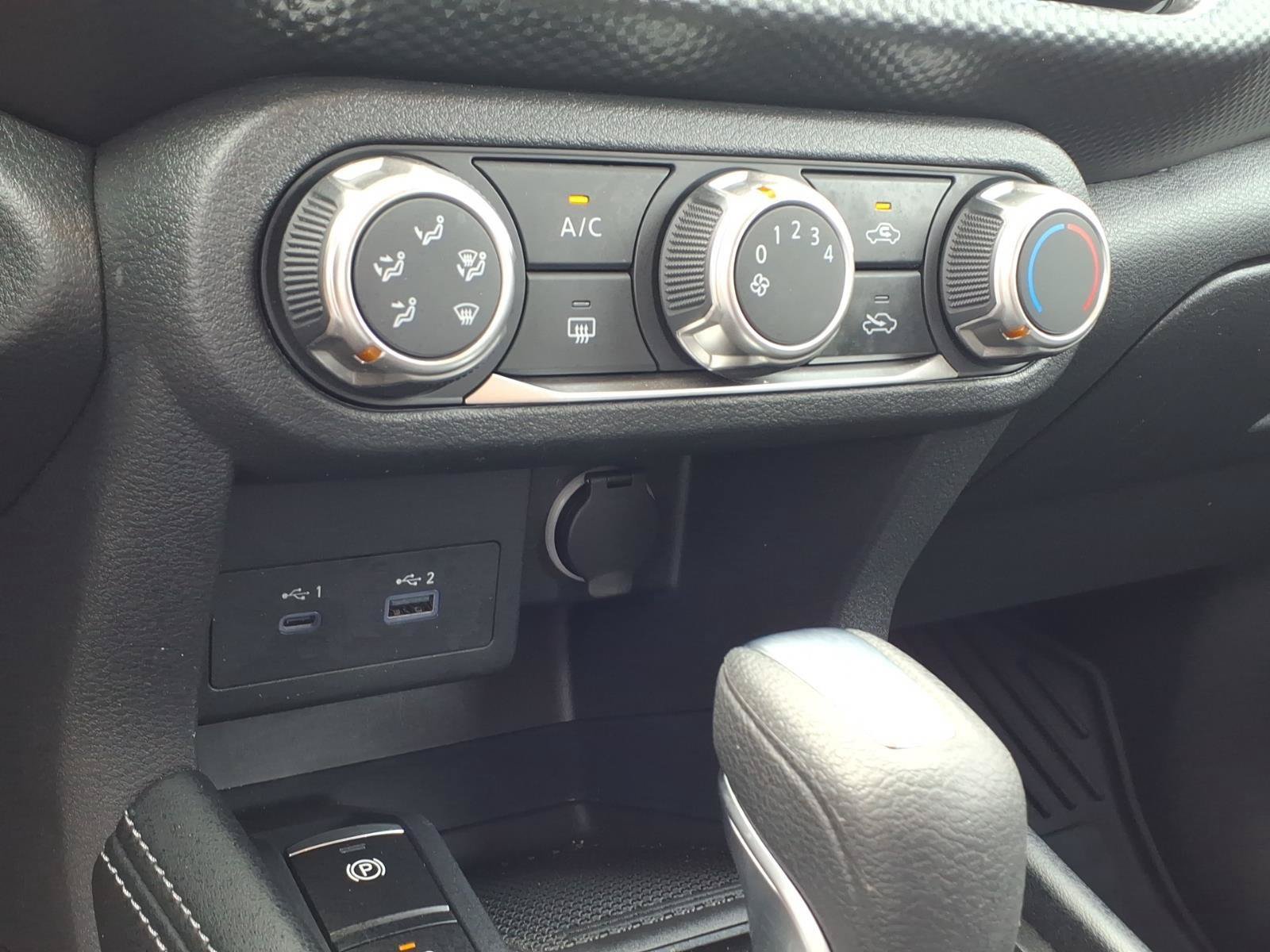 Used 2024 Nissan Kicks SV w/ Exterior Package FWD image 14
