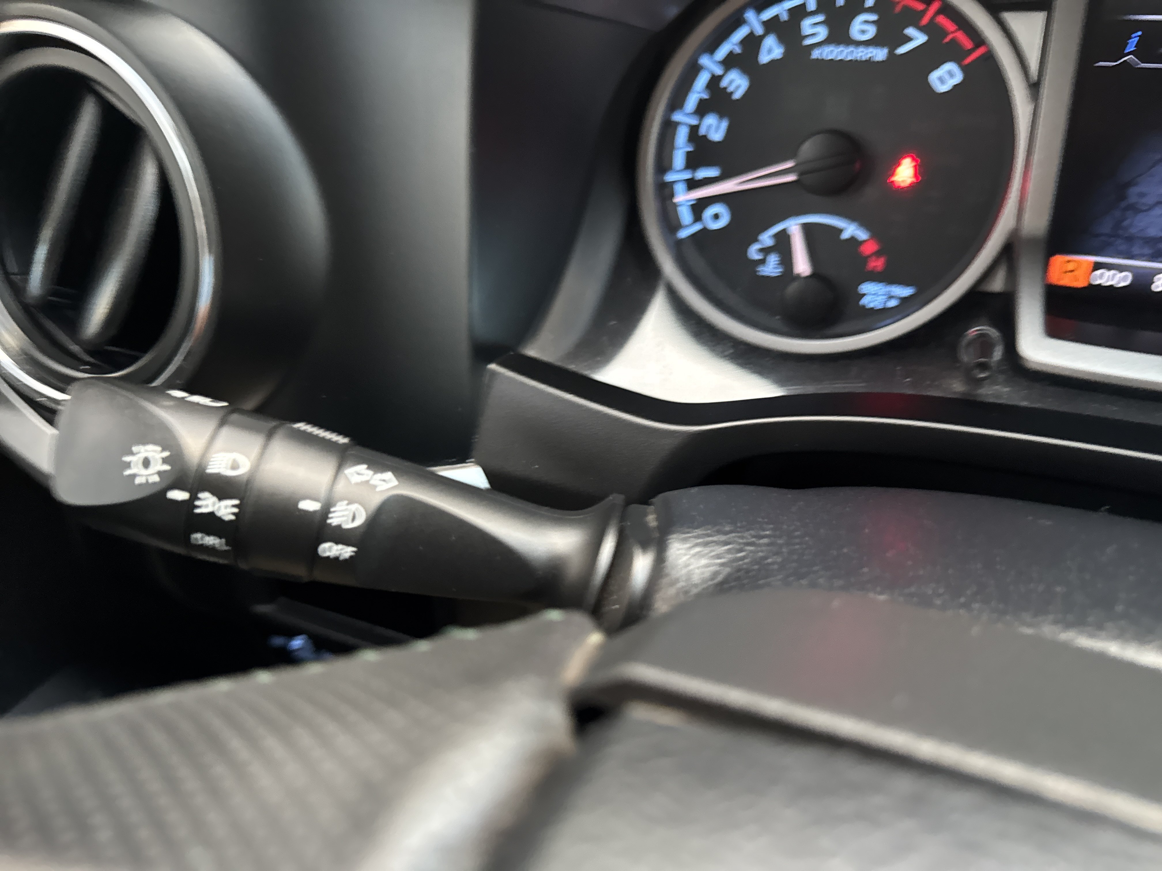 Used 2016 Toyota Tacoma SR5 w/ SR5 Appearance Package (SN) RWD image 35