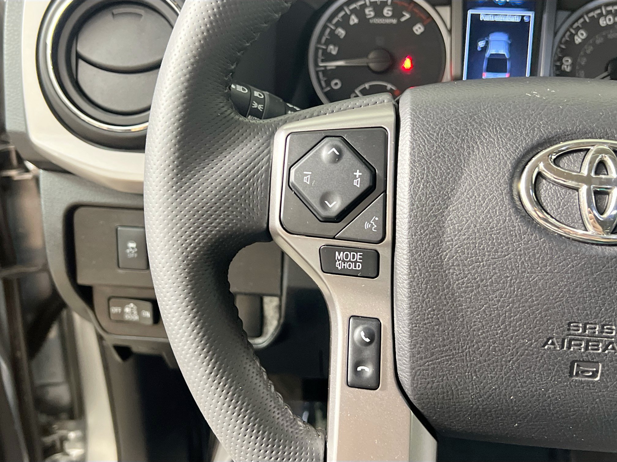 Used 2022 Toyota Tacoma SR5 w/ Technology Package RWD image 18