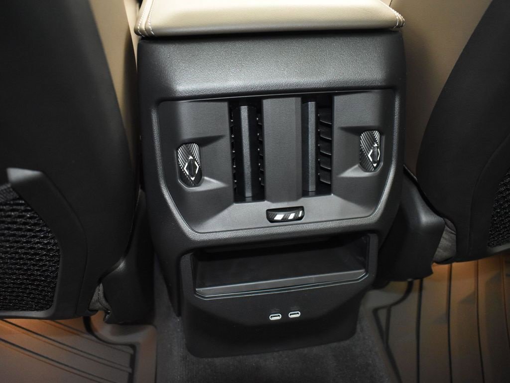 Used 2025 BMW X3 xDrive30i w/ Premium Package image 18