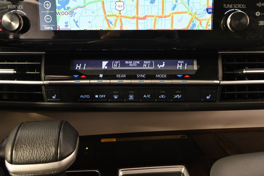 Used 2021 Toyota Sienna XLE w/ XLE Plus Package AWD/4WD image 30