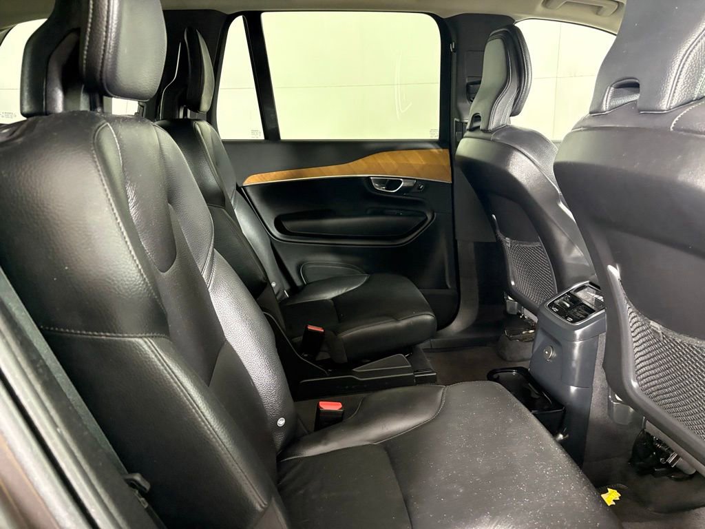 Used 2023 Volvo XC90 T8 Plus image 16