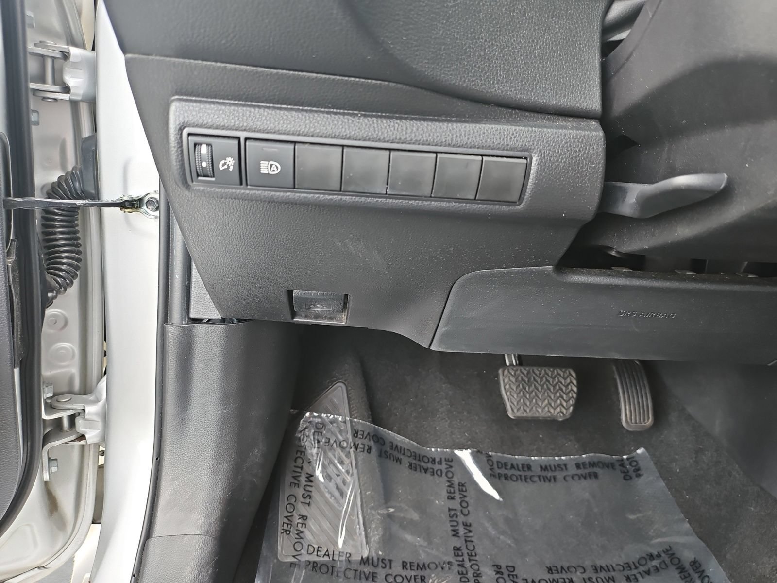 Used 2025 Toyota Corolla LE FWD image 25