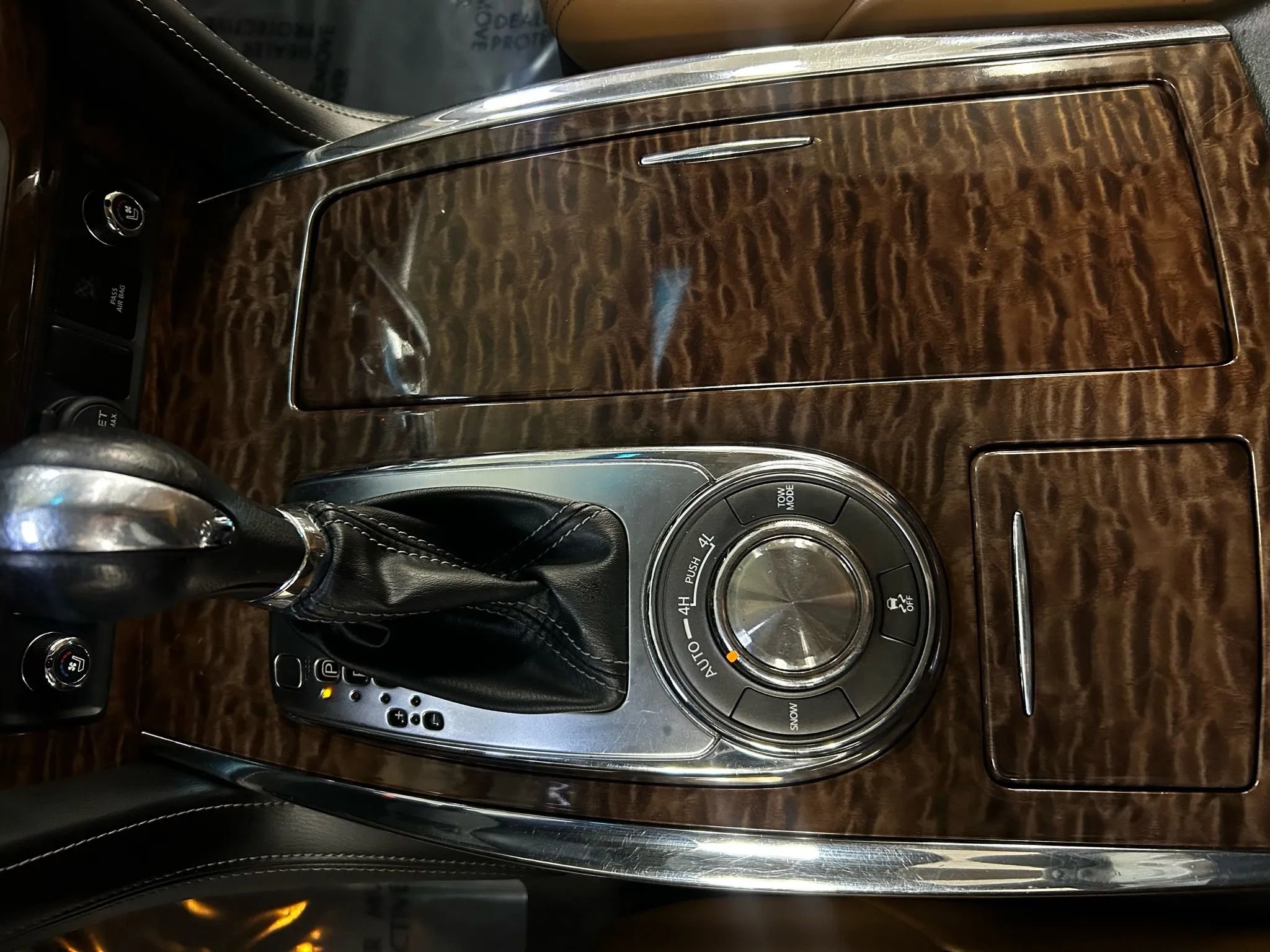 Used 2017 Nissan Armada Platinum image 19