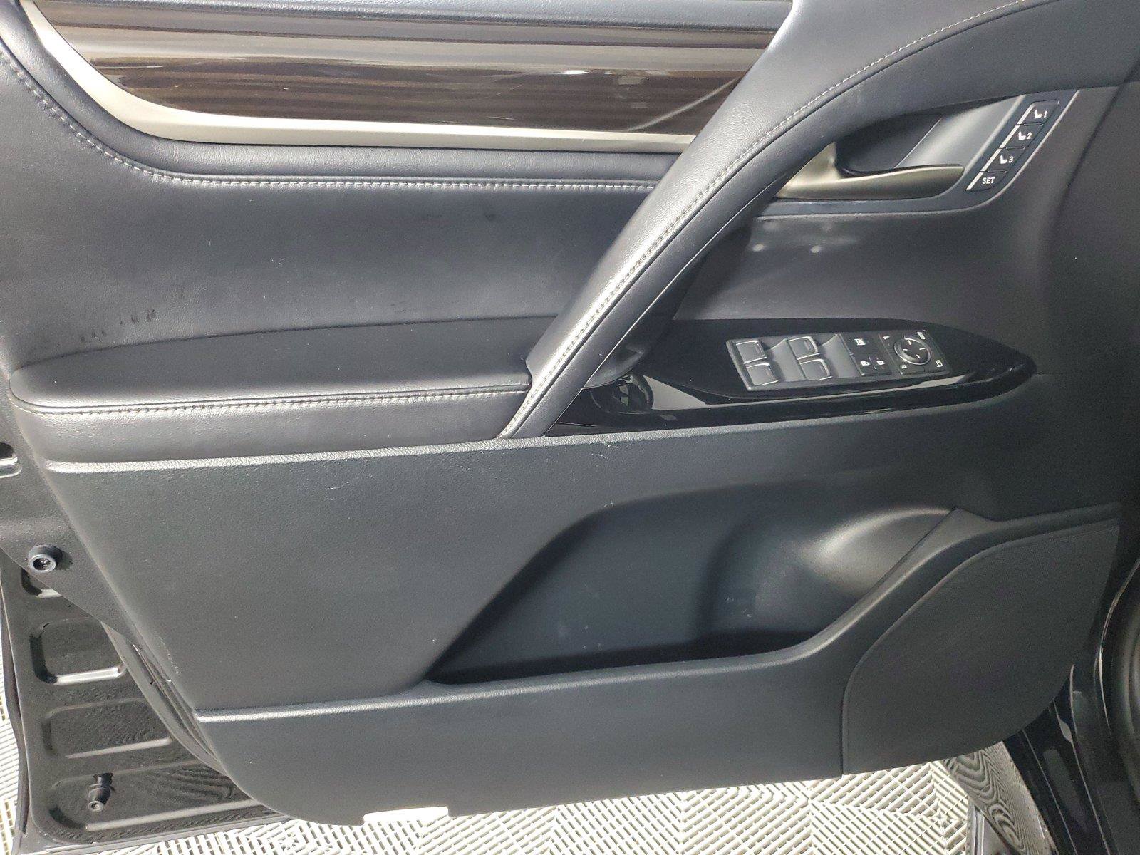 Used 2018 Lexus LX 570 4WD image 19