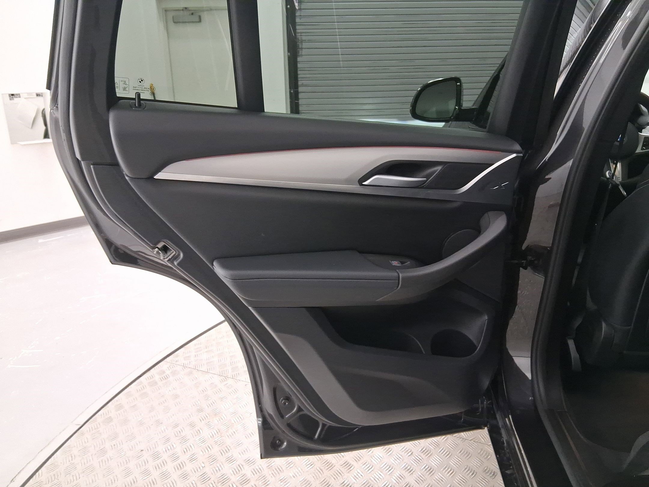 Used 2025 BMW X4 xDrive30i image 27