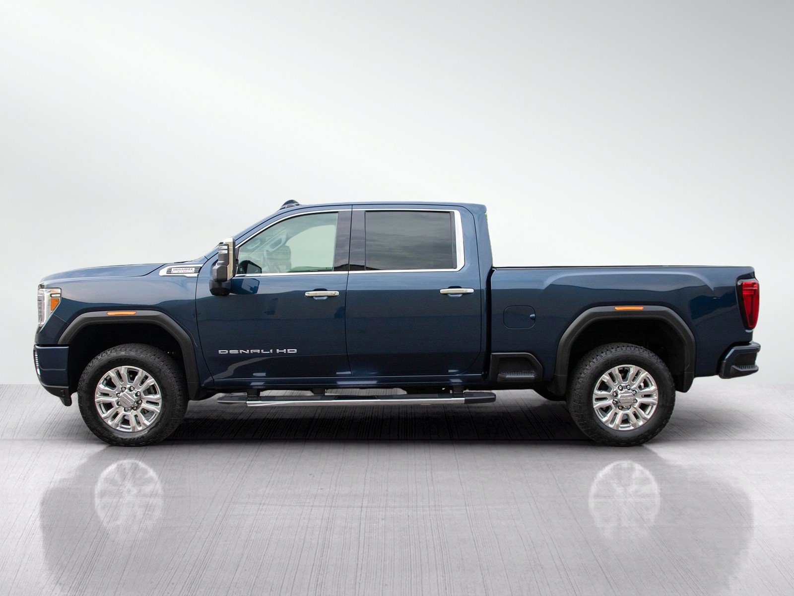 Used 2022 GMC Sierra 3500 Denali AWD/4WD image 2