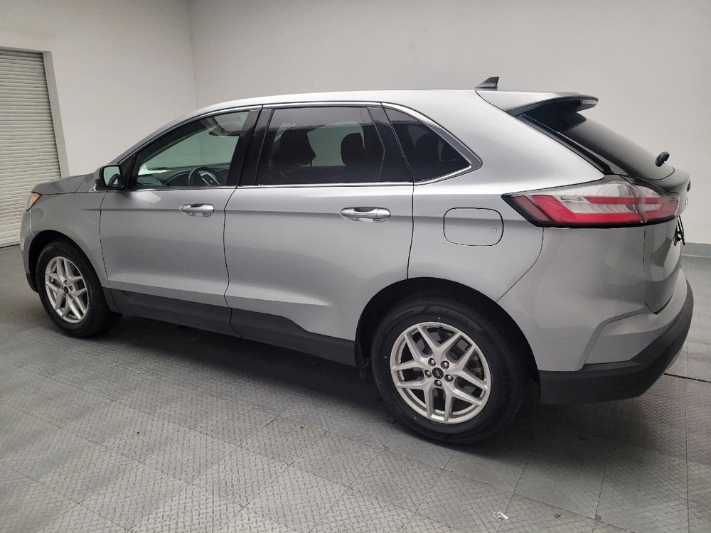Used 2024 Ford Edge SEL image 3