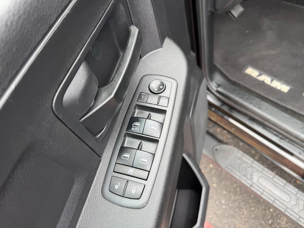 Used 2017 RAM 2500 Tradesman w/ Chrome Appearance Group AWD/4WD image 12