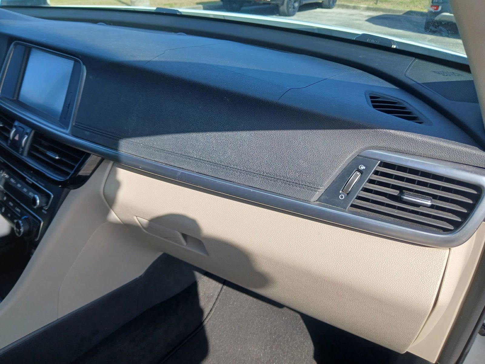 Used 2018 Kia Optima EX w/ Technology Package FWD image 16
