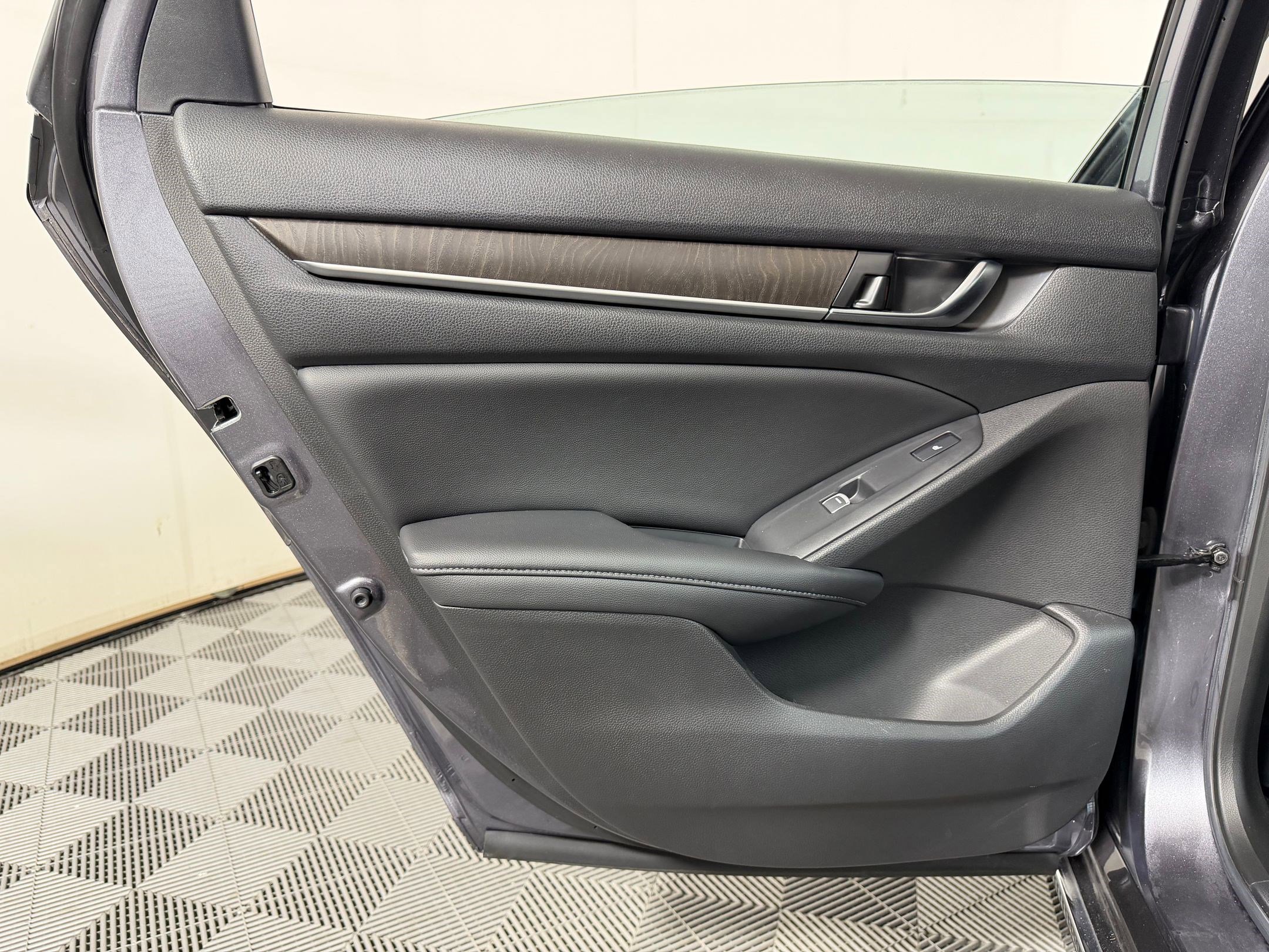 Certified 2021 Honda Accord Touring image 24