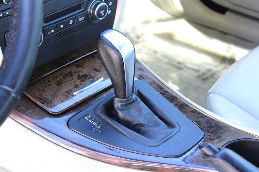 Used 2008 BMW 335i Convertible image 26