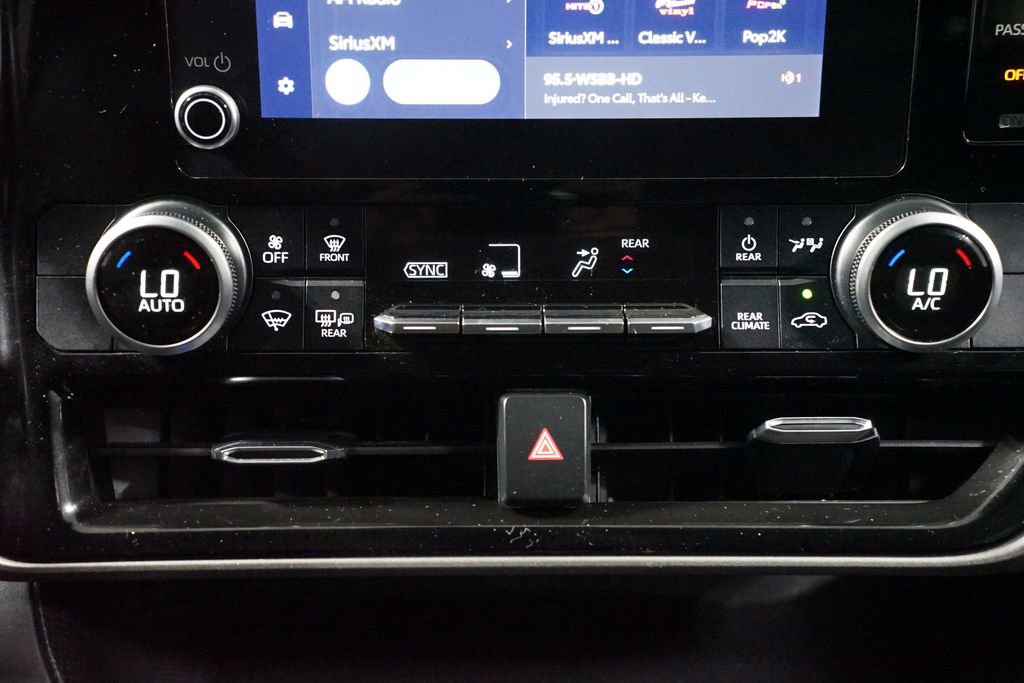 Used 2023 Toyota Highlander LE image 20