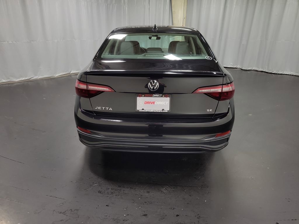 Used 2024 Volkswagen Jetta SE FWD image 7