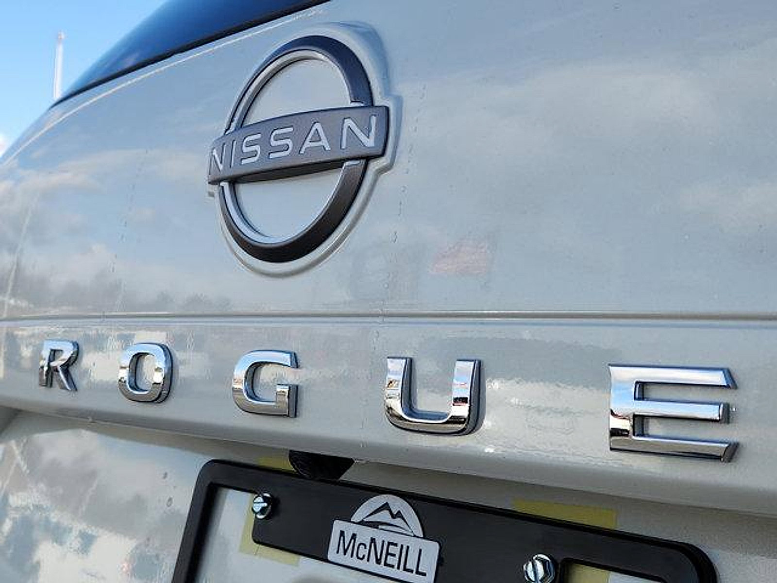 New 2023 Nissan Rogue SV image 5