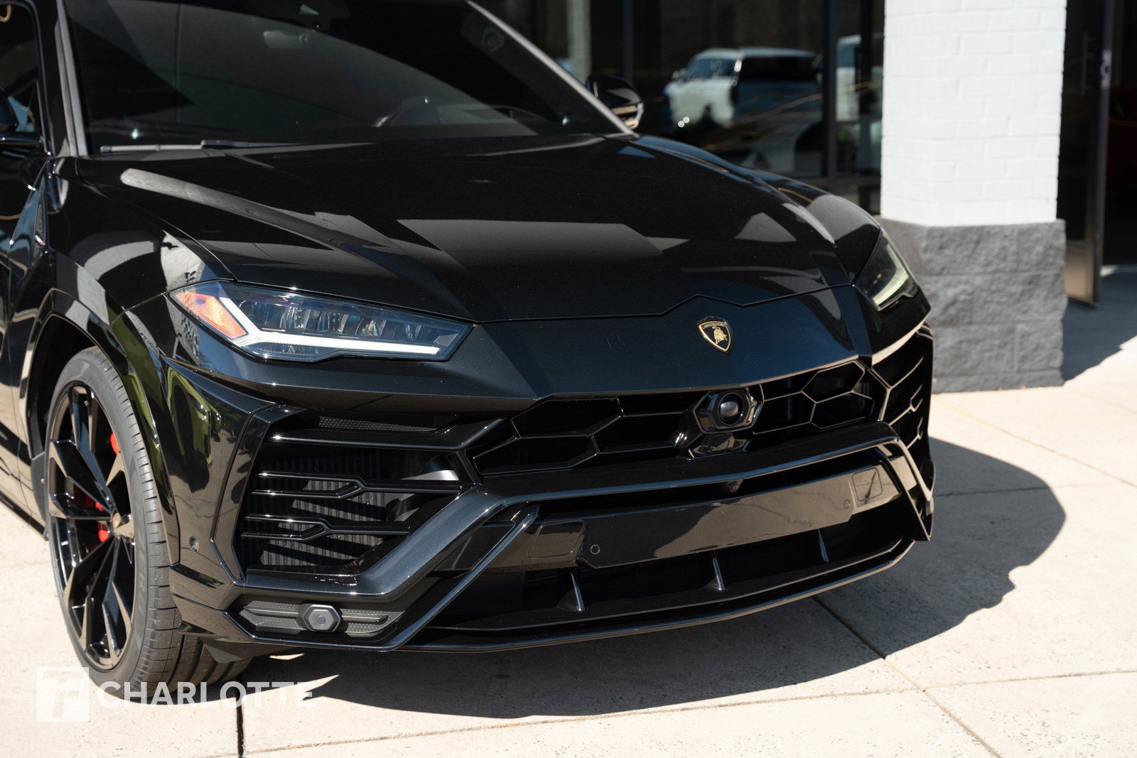 Used 2021 Lamborghini Urus image 2