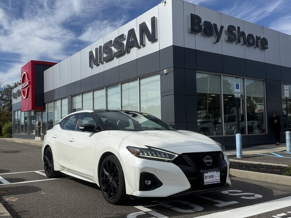 Certified 2023 Nissan Maxima SR w/ Sport Mat Group FWD image 3