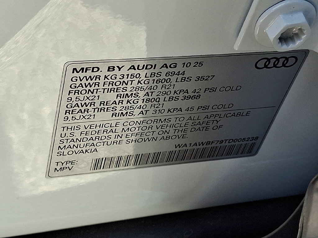 Certified 2026 Audi SQ7 Premium Plus AWD/4WD image 28