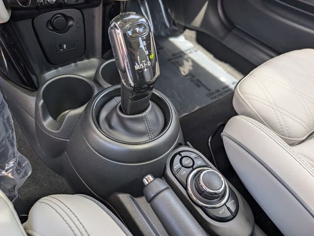 Used 2023 MINI Cooper S w/ Signature Upholstery Package FWD image 31