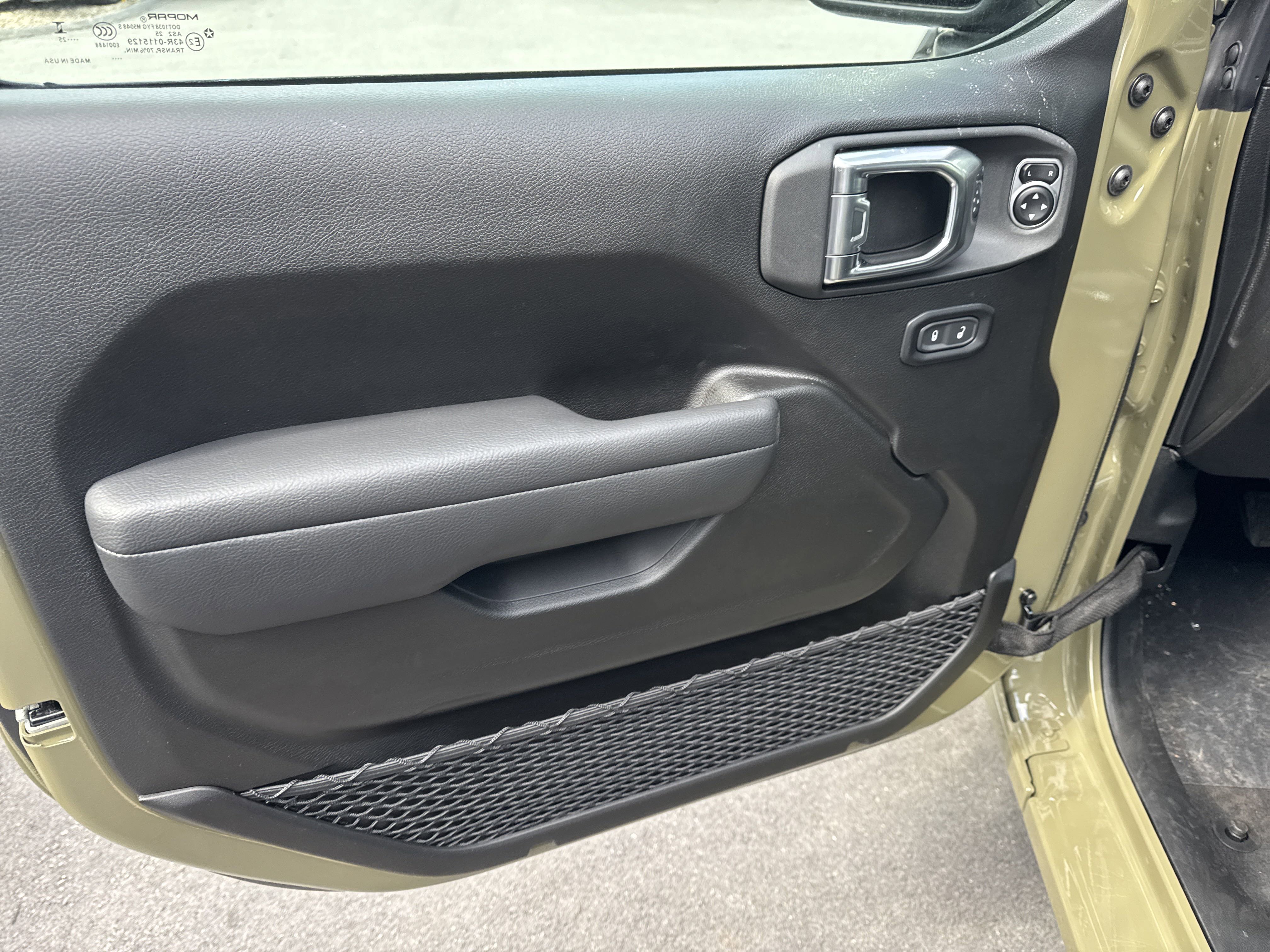 New 2025 Jeep Wrangler Sport S image 15